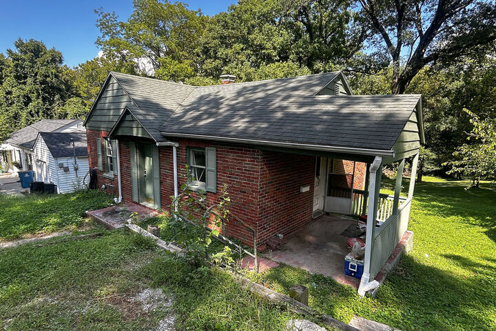 Property Photo:  212 Tomlinson Street  IL 62024 
