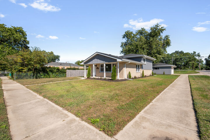Property Photo:  14057 S Hoxie Avenue  IL 60633 