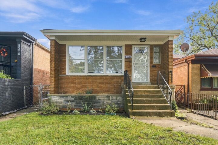 Property Photo:  8231 S Wentworth Avenue  IL 60620 