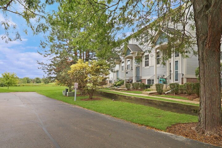 Property Photo:  2595 N Augusta Drive  IL 60083 