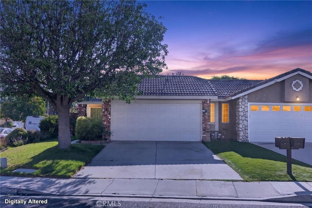 Property Photo: 8433 E Saratoga CA 92808