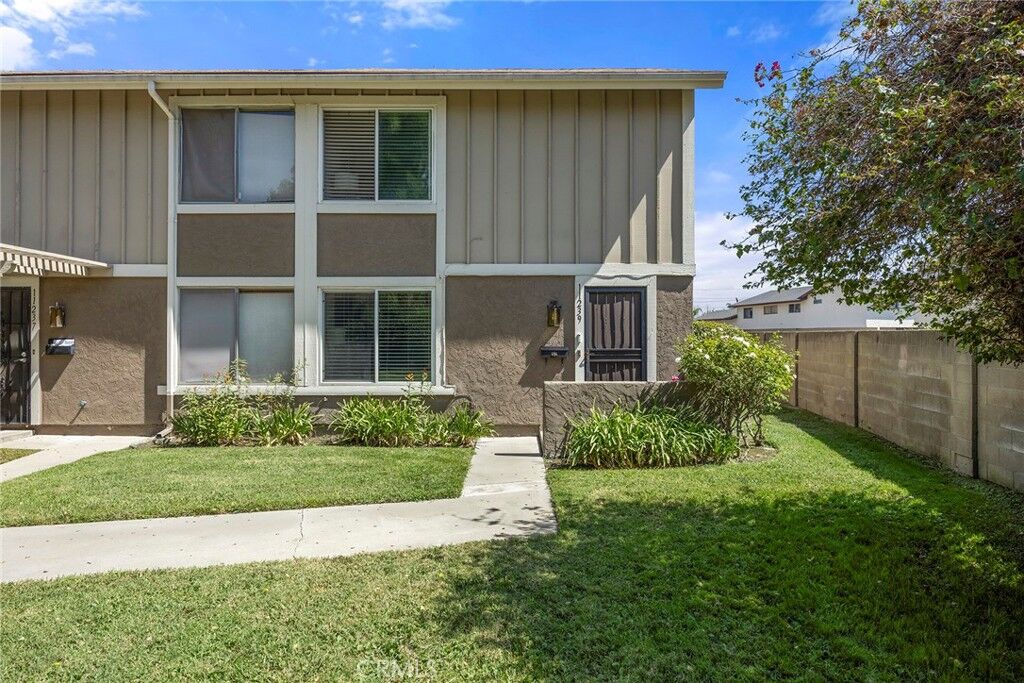 Property Photo:  11239 Dover Way  CA 90680 