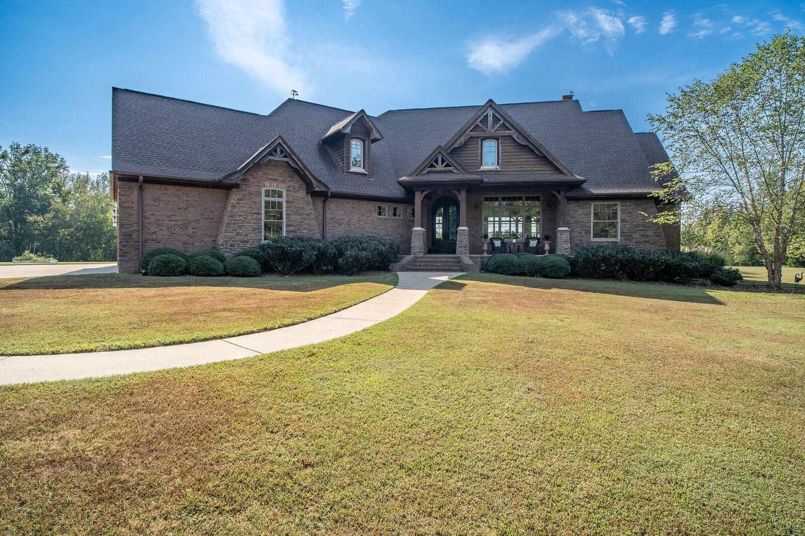 Property Photo:  305 State Line Rd  TN 38481 