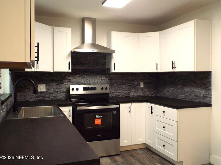 Property Photo:  302 Belmont Drive  FL 32177 