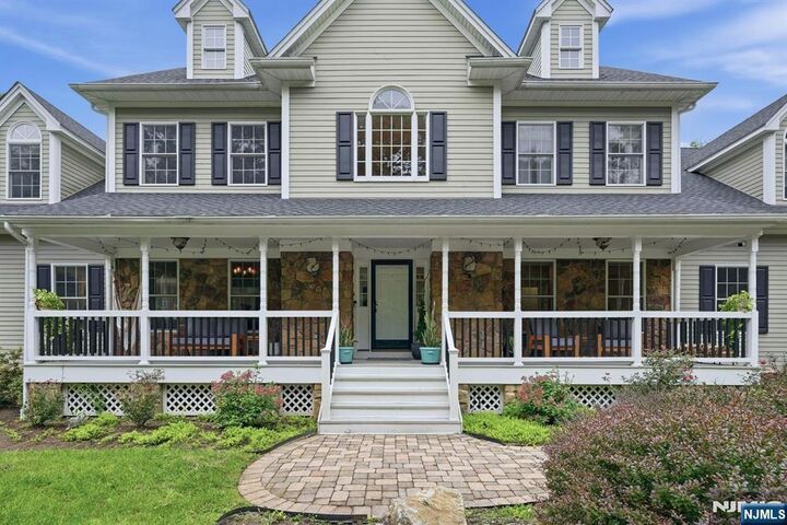 Property Photo:  200 Rockburn Pass  NJ 07480 