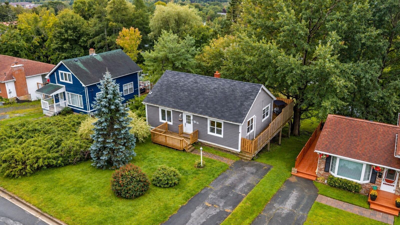 Property Photo:  44 Hillside Avenue  NS B4C 1W7 