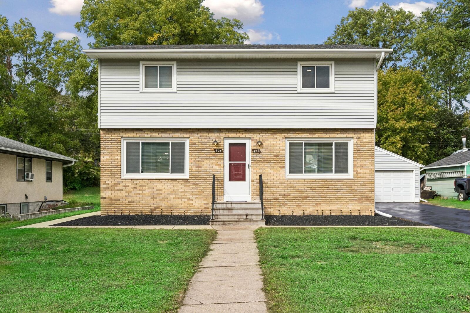 Property Photo: 421/423 Nevada Avenue E MN 55101
