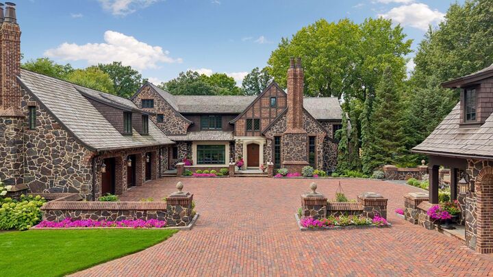 Property Photo:  230 Salem Church Road  MN 55118 
