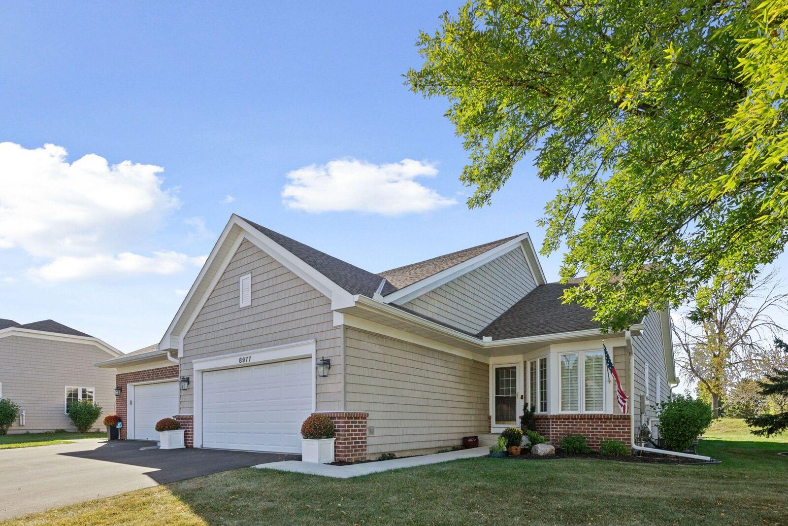 Property Photo: 8977 Deer Run Drive MN 55386