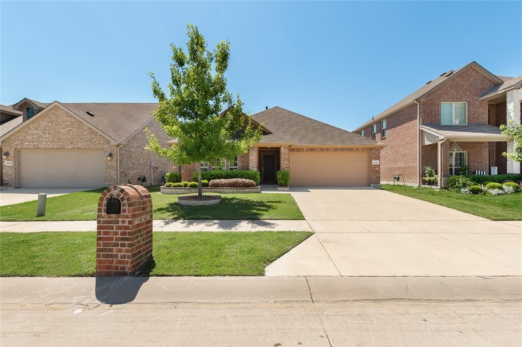 Property Photo: 3816 Fordham Street TX 75036