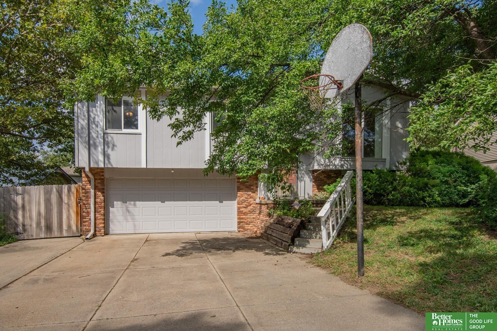 Property Photo:  5016 Edinburgh Street  NE 68157 