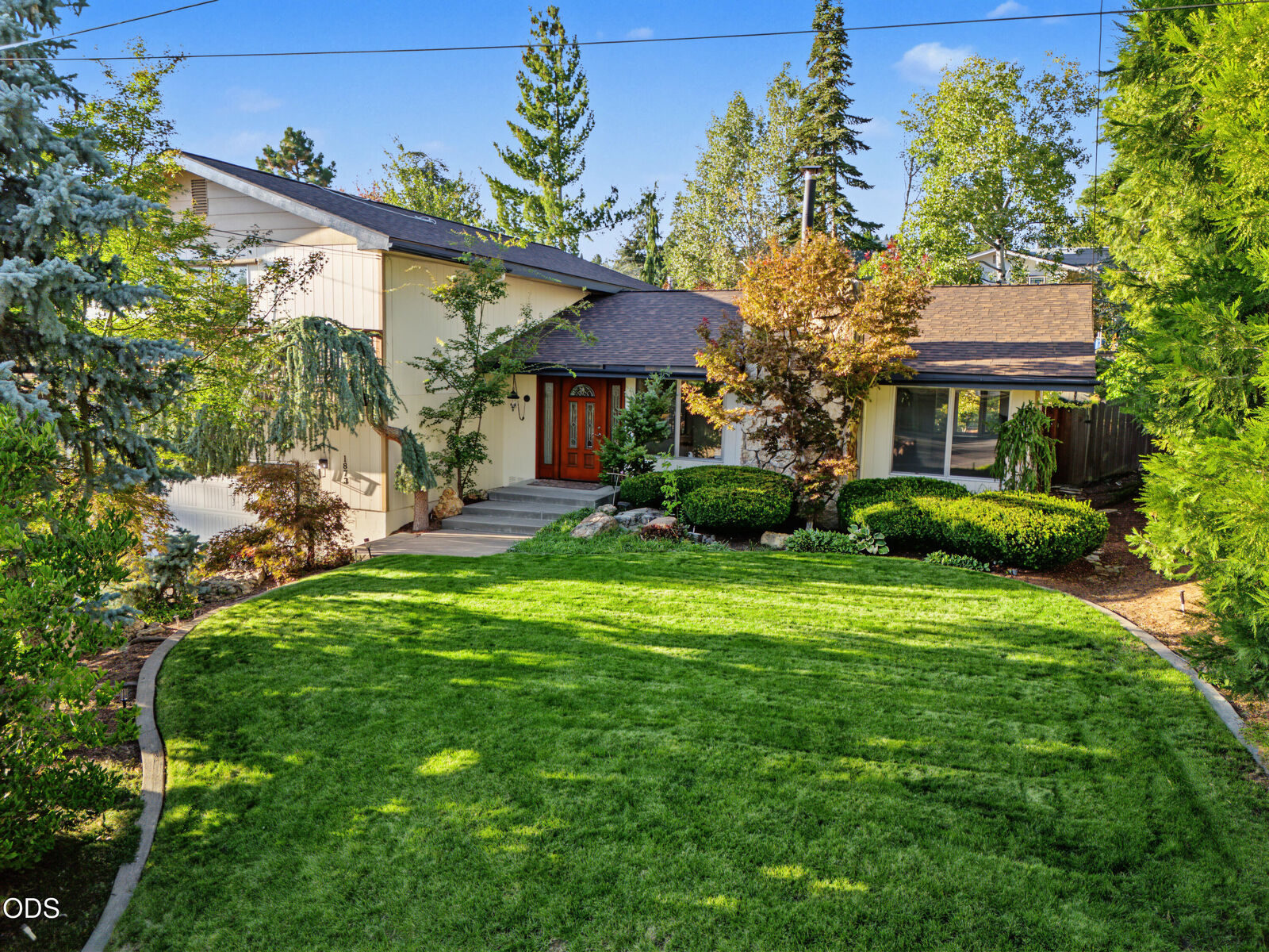 Property Photo: 1873 Benson Avenue OR 97601