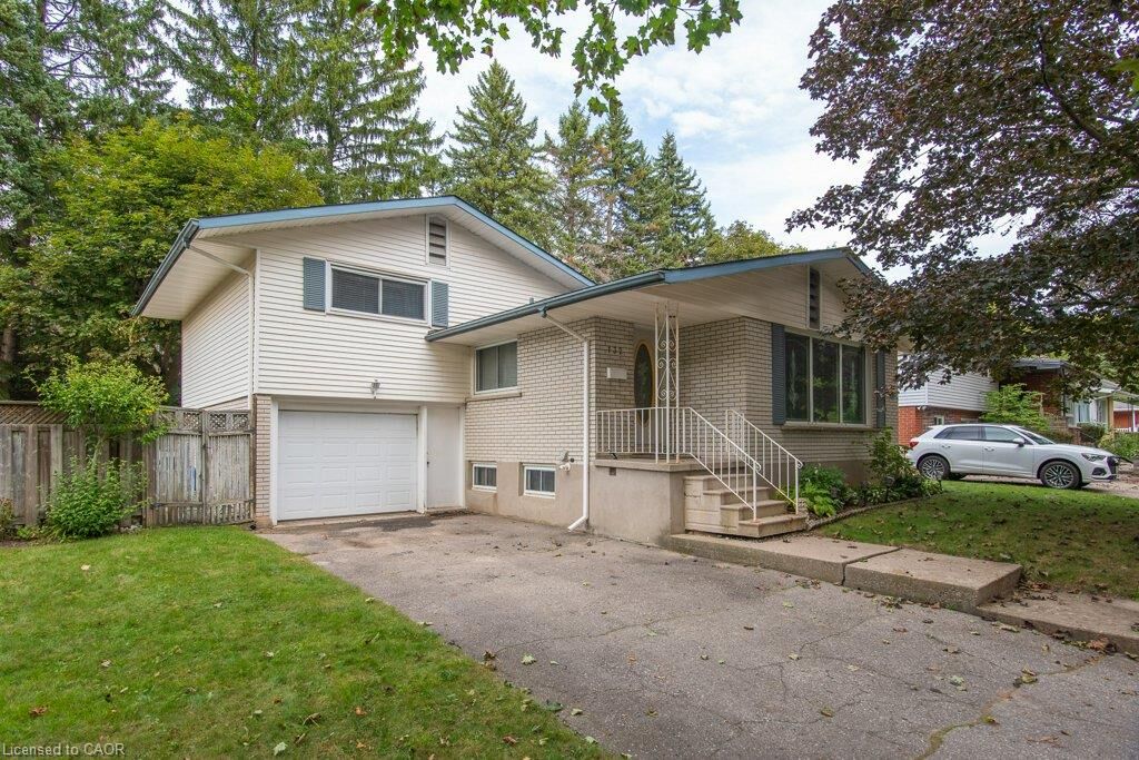 Property Photo: 132 Forest Hill Drive ON N2M 4G3