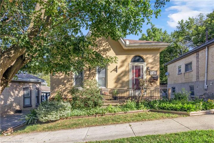Property Photo:  17 Scarfe Avenue  ON N3T 3P6 
