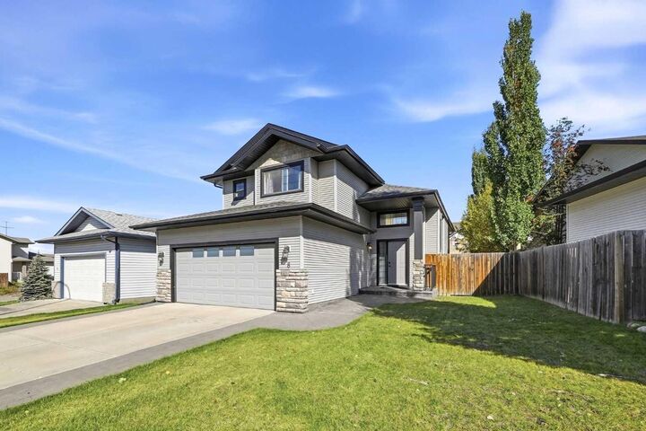 Property Photo:  8 Irving Crescent  AB T4R 3R9 