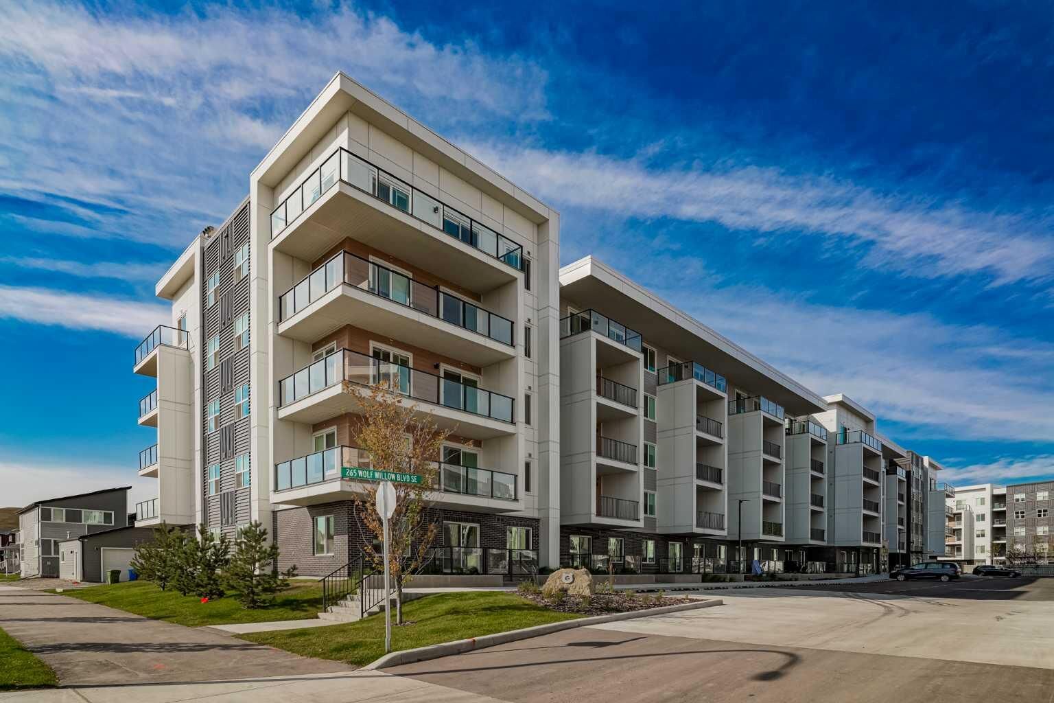 Property Photo:  265 Wolf Willow Boulevard SE 2120  AB T2X 6R1 
