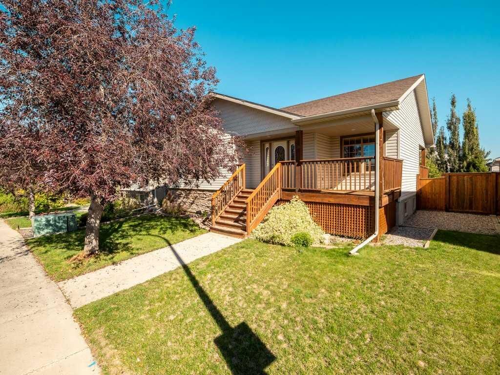 Property Photo:  83 Rivergreen Road W  AB T1K 7Y1 