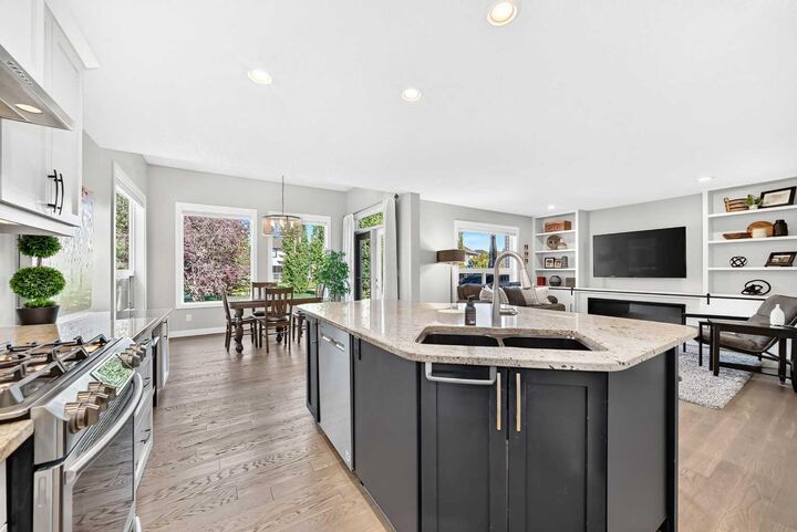 Property Photo:  91 Cranfield Circle SE  AB T3M 1H1 