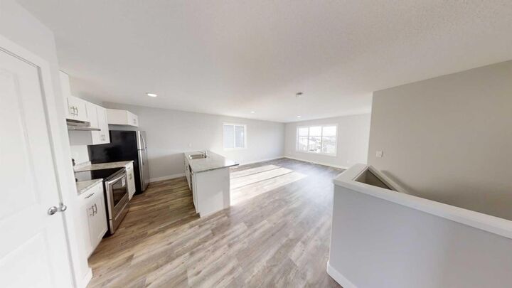Property Photo:  9529 113 Avenue B  AB T8X 5C5 