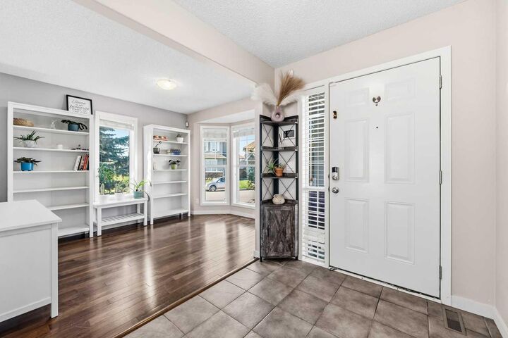 Property Photo: 247 Cranberry Place SE AB T3M 0G7