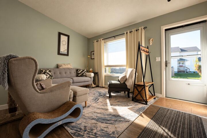 Property Photo:  9328 98 Avenue  AB T0H 3S0 