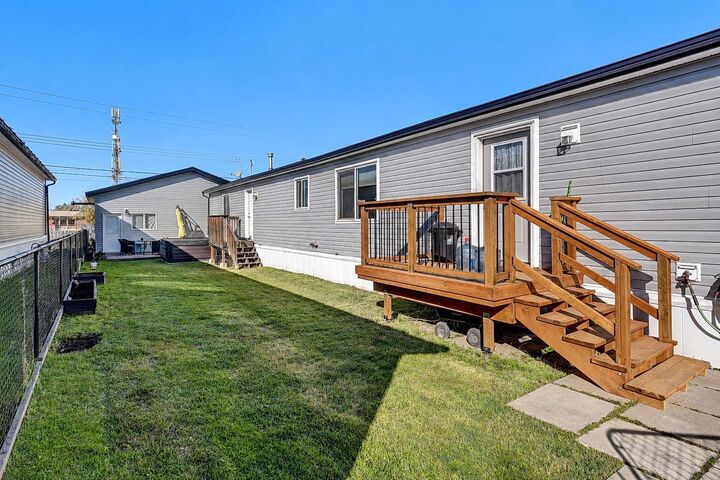 Property Photo:  9924 99 Street E  AB T0H 3S0 