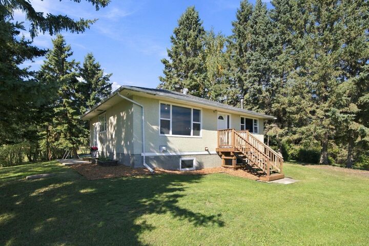Property Photo:  445058 Range Road 255 Acres  AB T4J 1R2 