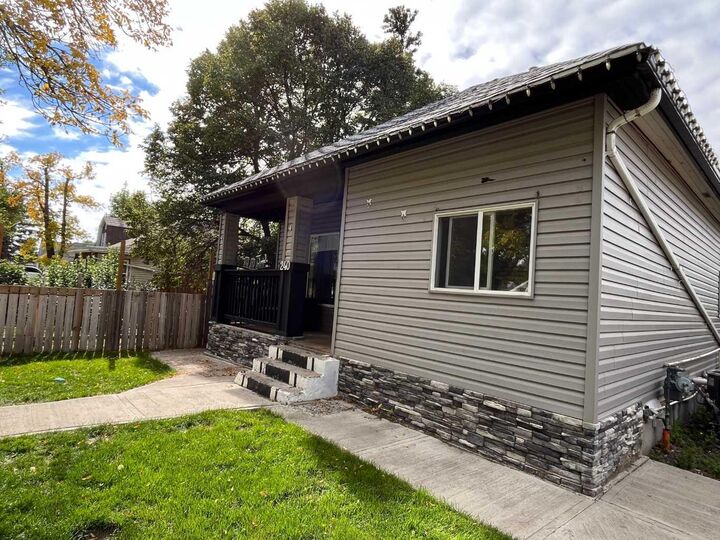 Property Photo:  240 20 Street N  AB T1H 3M7 