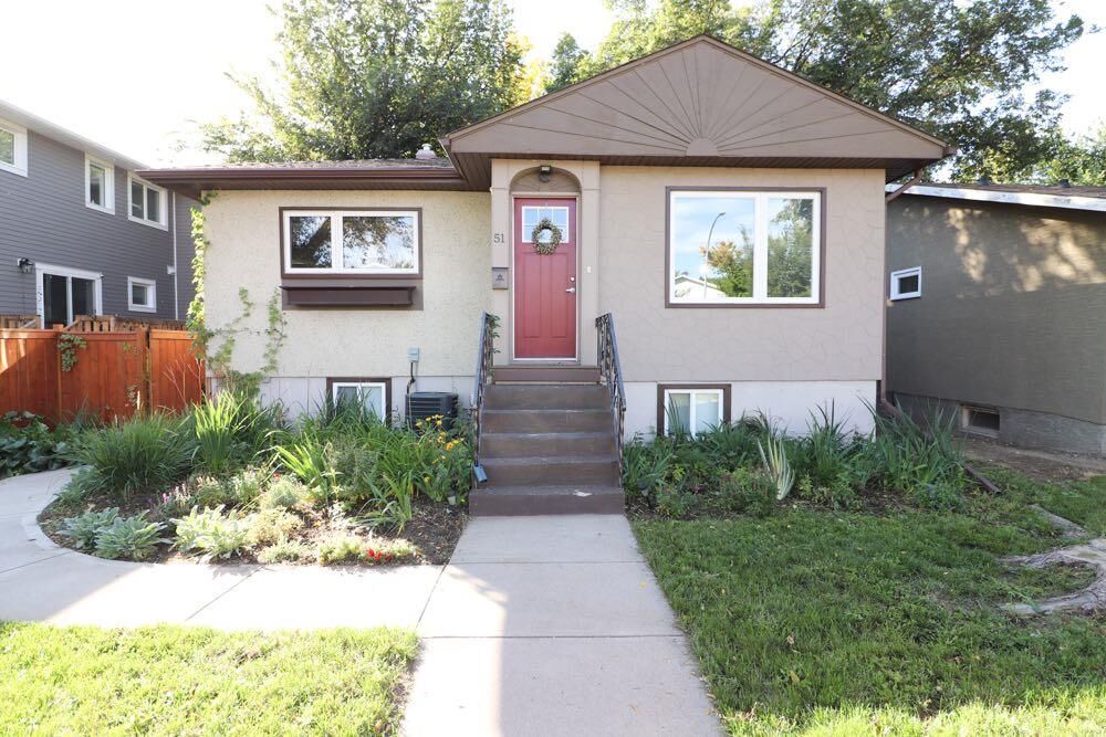 Property Photo:  51 3 Street NE  AB T1A 5L7 