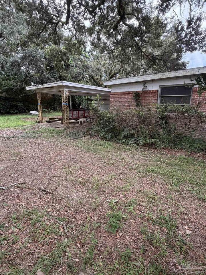 Property Photo: 3551 Raines St FL 32514