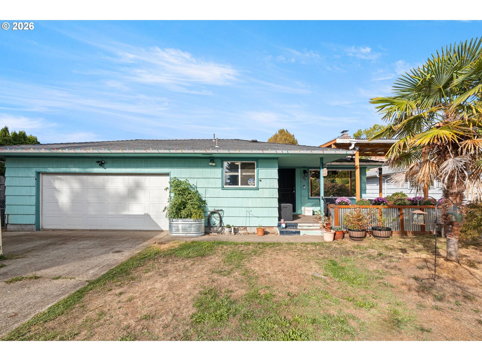 Property Photo:  605 SE 166th Pl  OR 97233 