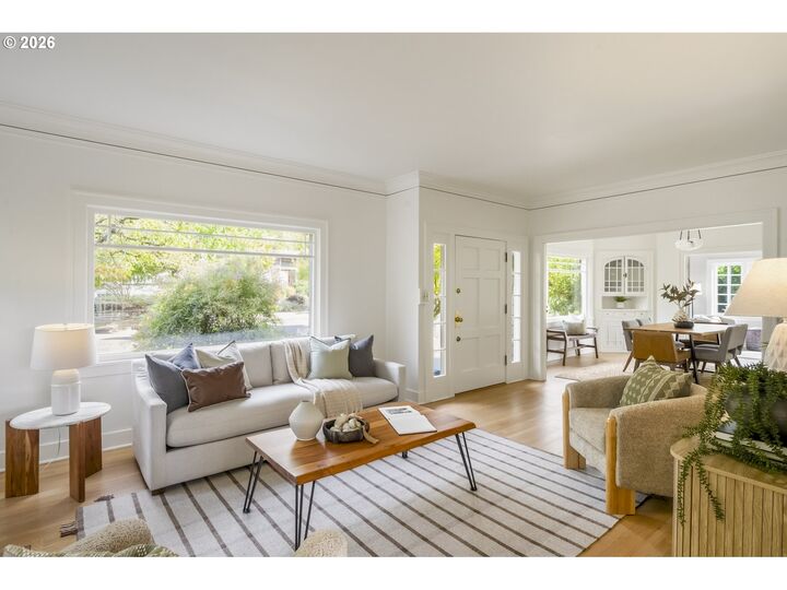 Property Photo: 1847 SE 56th Ave OR 97215