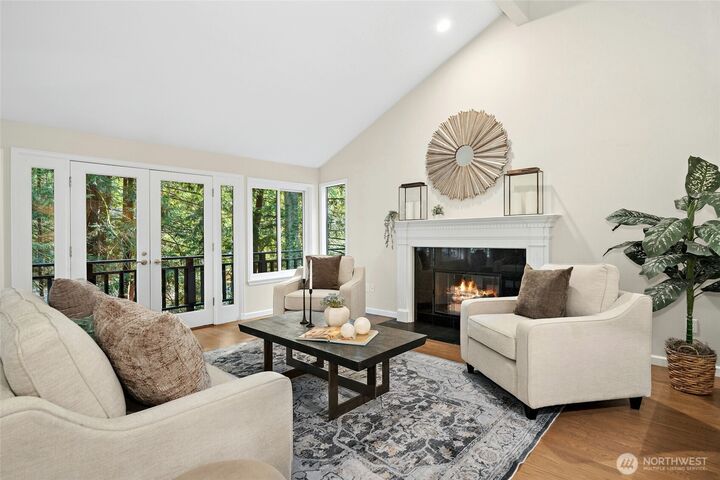 Property Photo: 622 216th Avenue NE WA 98074