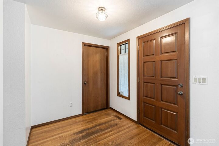 Property Photo:  1920  Burbank Avenue NW  WA 98502 