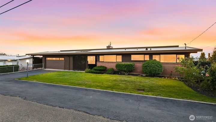 Property Photo: 22545 10th Avenue S WA 98198