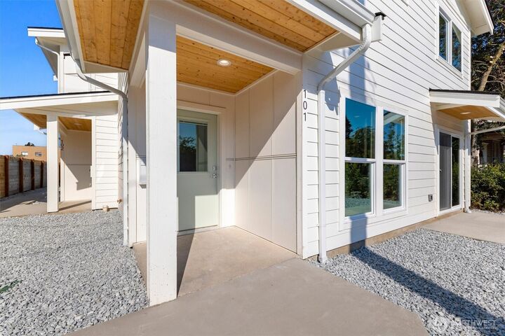 Property Photo: 2511 Peabody Street WA 98225