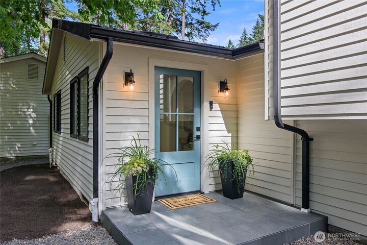 Property Photo: 6894 NE Koura Road WA 98110