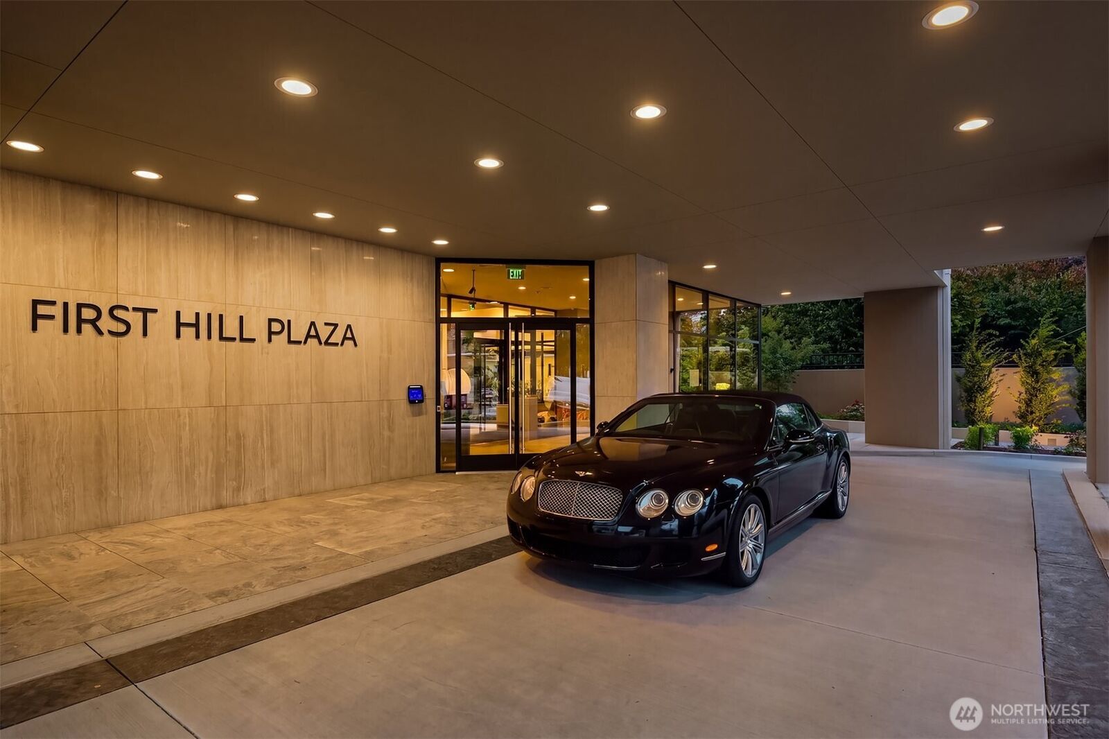 Property Photo:  1301  Spring Street Ph32  WA 98104 