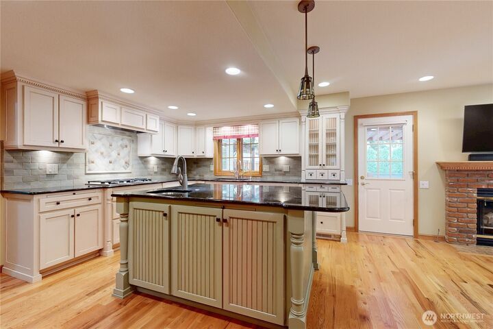 Property Photo:  2460  Fairfield Drive  WA 99362 