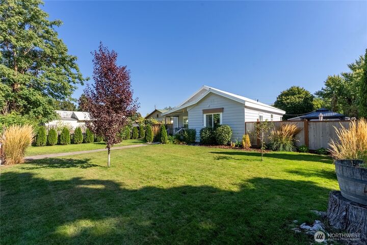Property Photo:  519 S Ash Street  WA 98841 