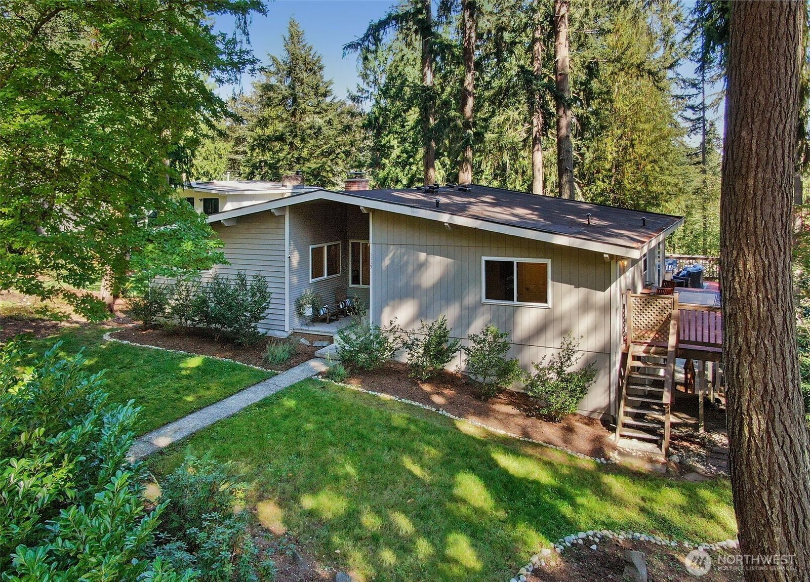 Property Photo:  1115  Wildwood Boulevard SW  WA 98027 
