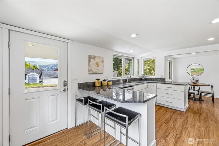 Property Photo:  477 W  Lake Samish Drive  WA 98229 