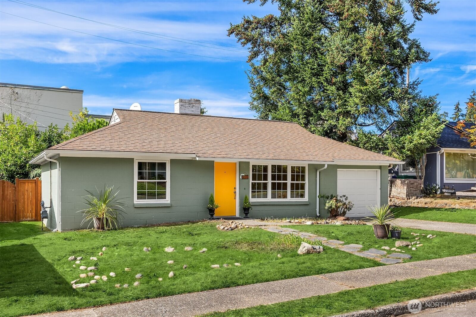 Property Photo: 15329 Stone Avenue N WA 98133