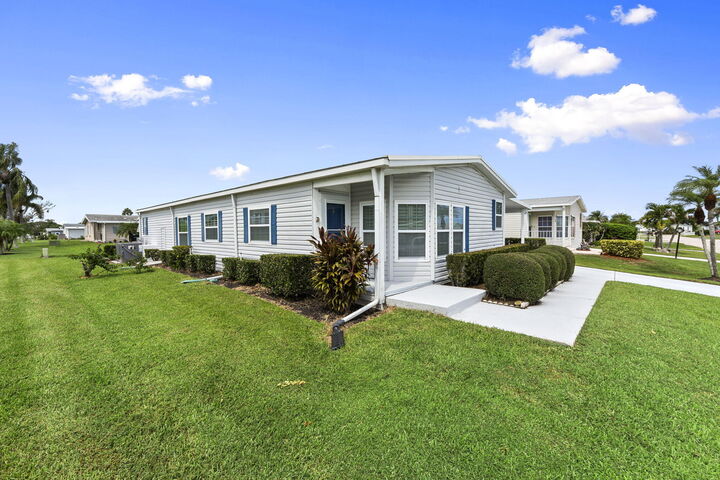 Property Photo:  3342 Columbrina Circle  FL 34952 