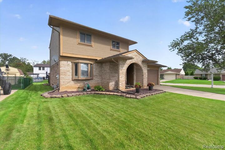 Property Photo:  20110 Red Cedar Drive  MI 48183 