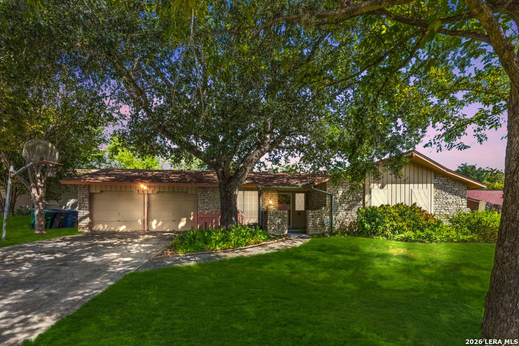 Property Photo:  5615 Gillis  TX 78240 