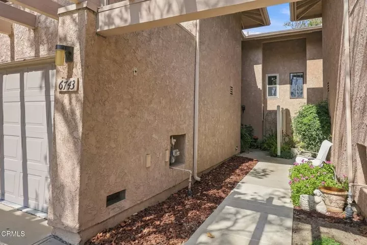 Property Photo:  6743 Sargent Lane  CA 93003 
