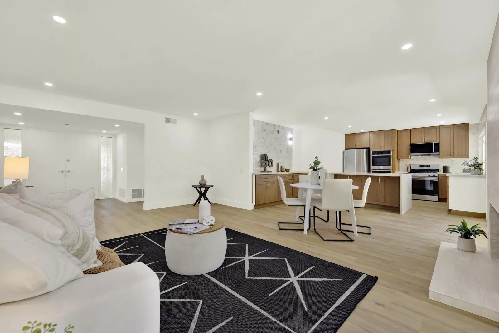 Property Photo: 12621 Opimo Dr CA 92128