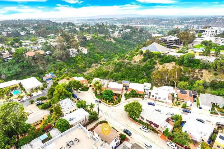 Property Photo: 309 W Lewis Street CA 92103
