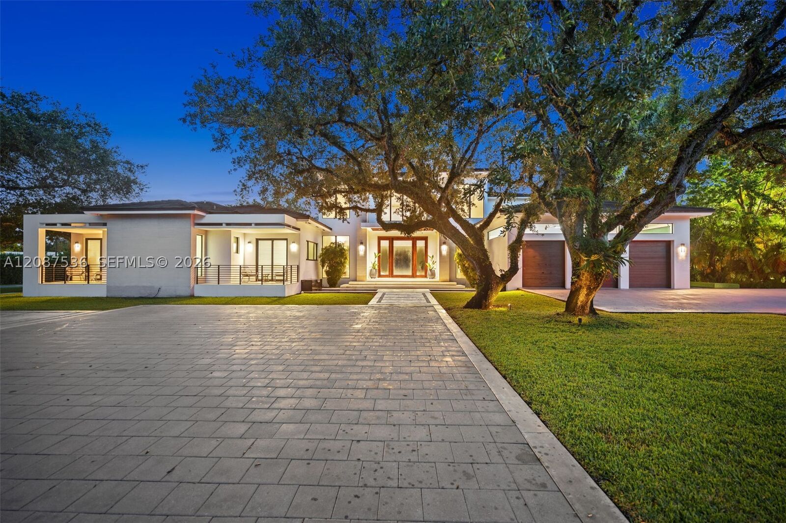 Property Photo:  8920 SW 96th St  FL 33176 